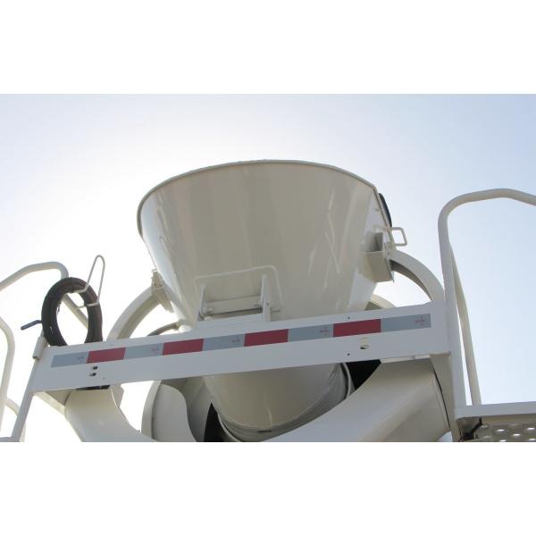 Concrete Mini Truck Mixer HOWO 4×2 Weichai Engine 220hp 4 Cubic Single Axle 6 Tires