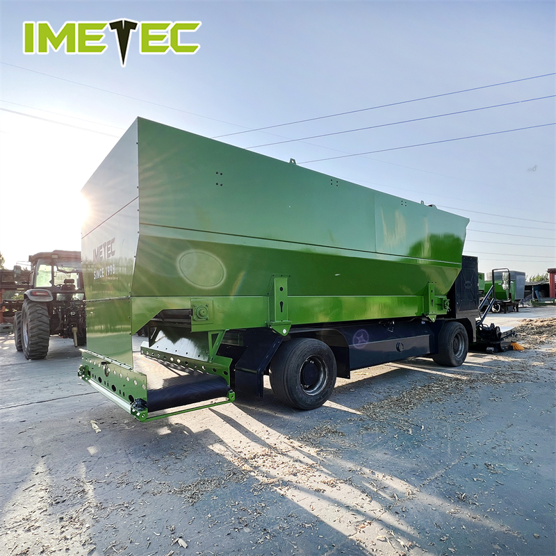 Full Hydraulic Self Propelled Silage Wagon Leftover Collector For Cattle Sheep Ranch