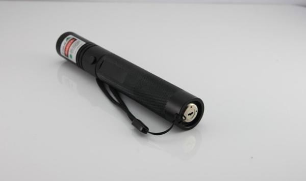Red laser pointer 200mw burn matches and cigarettes