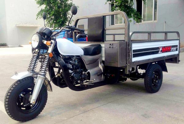 200cc cargo tricycle with trunk size of 1800×1210×300 mm