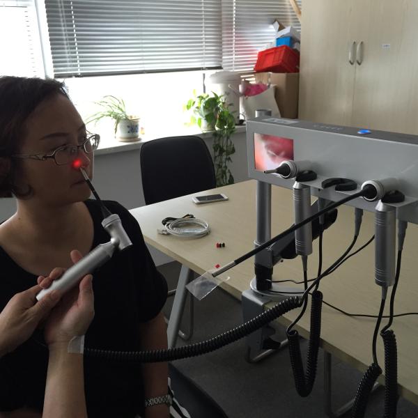 Presente el otoscopio video de Digitaces de la carretilla de la Gancho-pared para ENT con la lente 250m m larga del X.400 60m m 150m m de la alta resolución 800