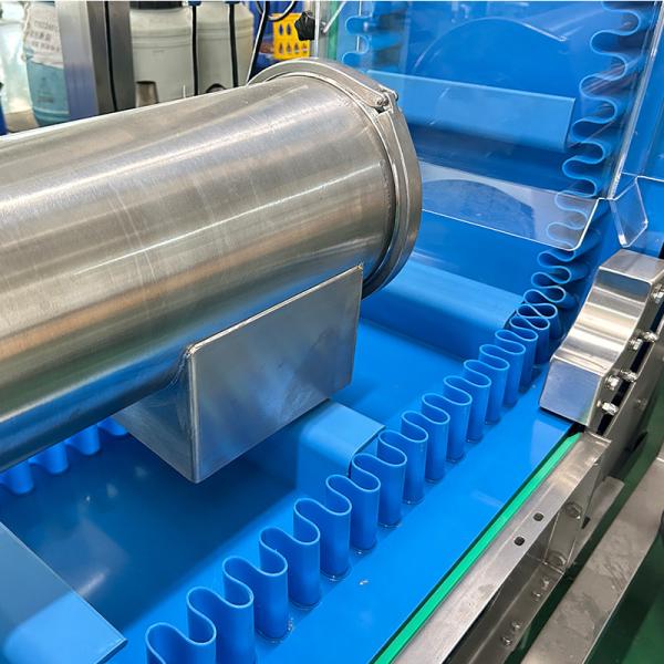 Équipement d'emballage pour boîtes en plastique