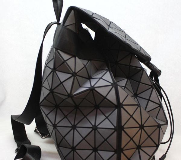 2016 European and American women new fashion diamond geometric triangle backpack