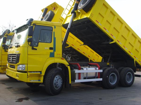 China HOWO 371hp tipper 25 tons mining dump truck in lower fuel consumption