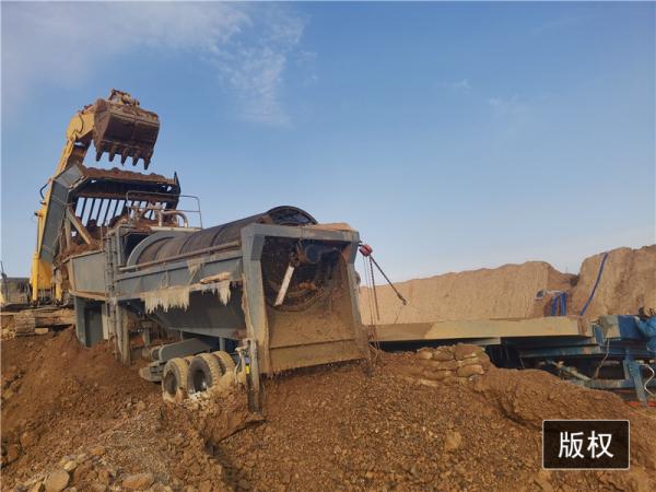 Highe Tension Steel 200TPH Solid And Gravel Washing Plant With 4 Sluice Boxes