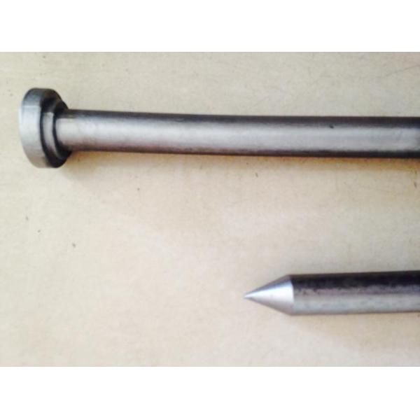 На открытом воздухе располагаясь лагерем стальные шипы земли горячего погружения колышков шатра ногтя гальванизированные стальные