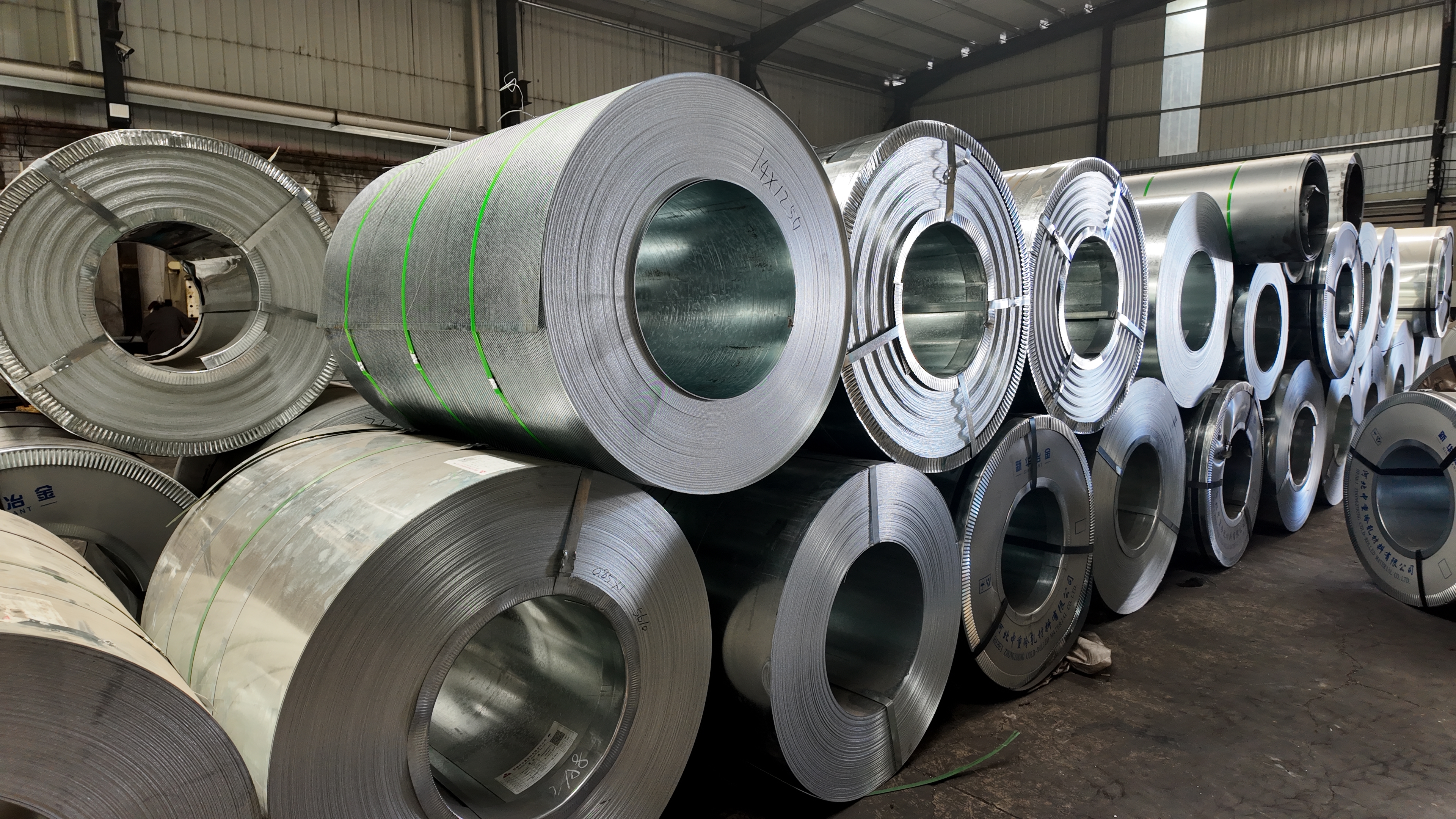 EU Standard Stainless Steel Perforated Metal Coil Roll Custom Size