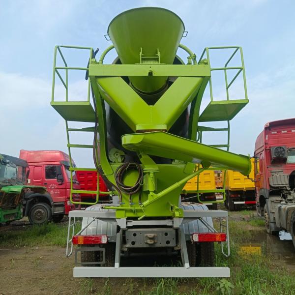 Hydraulic Steering with Power Assistance Used HOWO Cement Concrete Mixer Mixing Tank