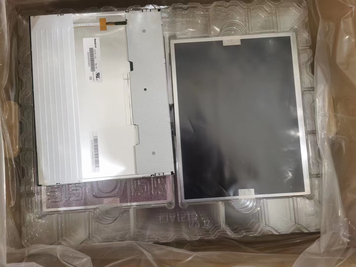 Innolux индикаторная панель G121S1-L02 8800RGBx600 SVGA 82PPI 20P 600Cd/M2 LCD 12,1 дюймов