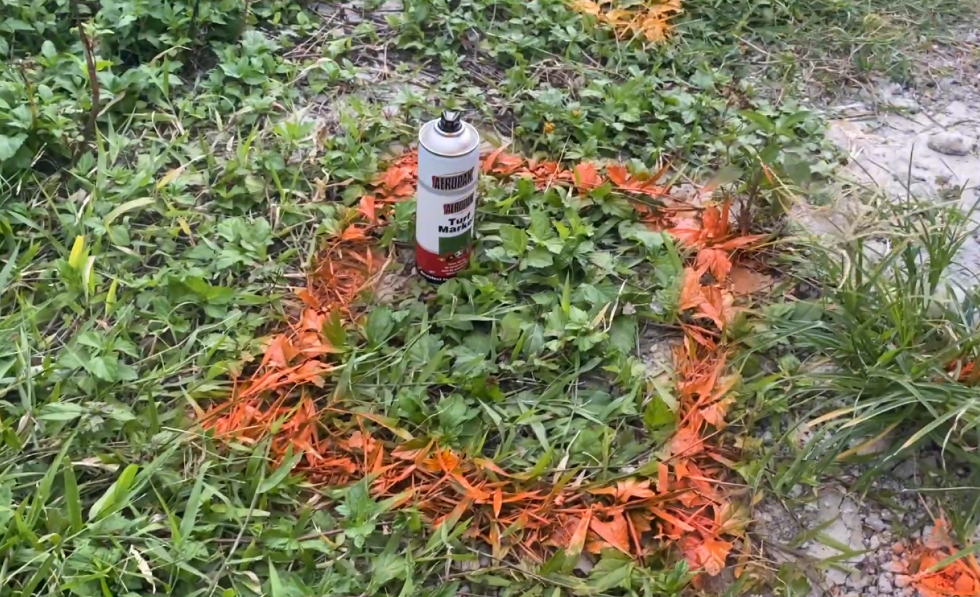 400ml Ecofriendly Turf Marking Paint with Customized Colors and Safe for Grass Spray Application