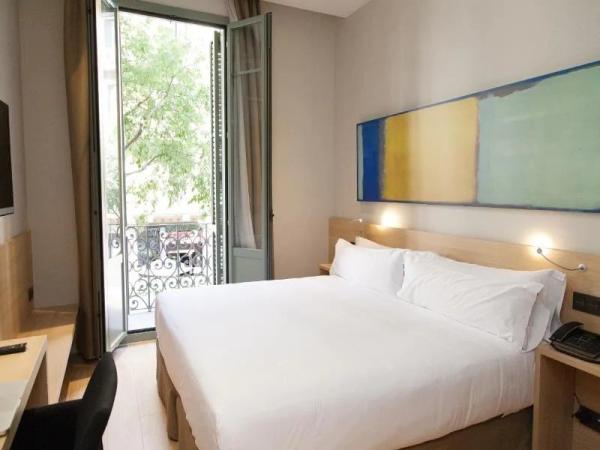 Tanzania Dodoma hotel style apartment of laminate bed set furniture with wardrobe and TV cabinet luggage stand