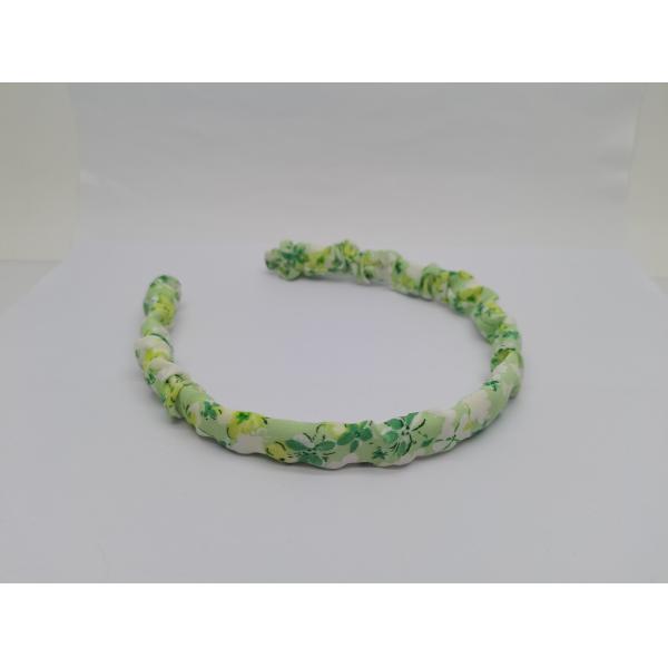 パーソナライズされた要求のために,さまざまな形や色で毛髪アクセサリーを織る