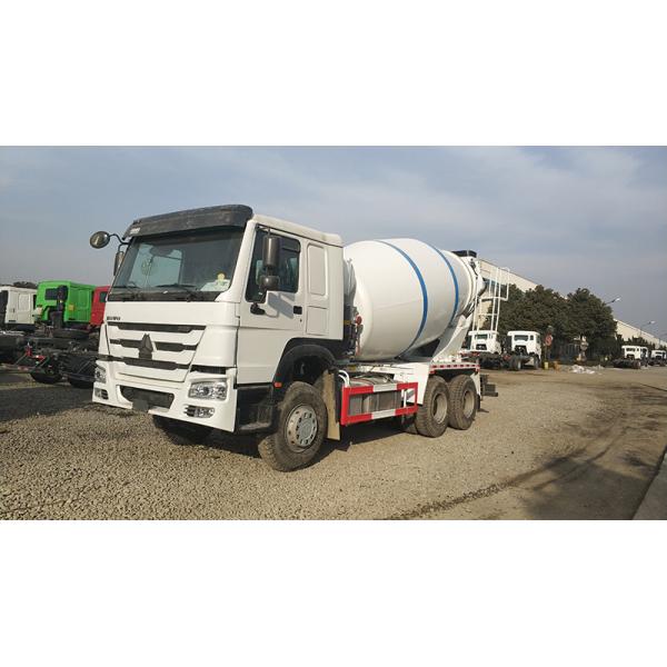Euro 2 Sinotruk Howo 6x4 Mixer Truck With Tank Body 8 Cubic Meters