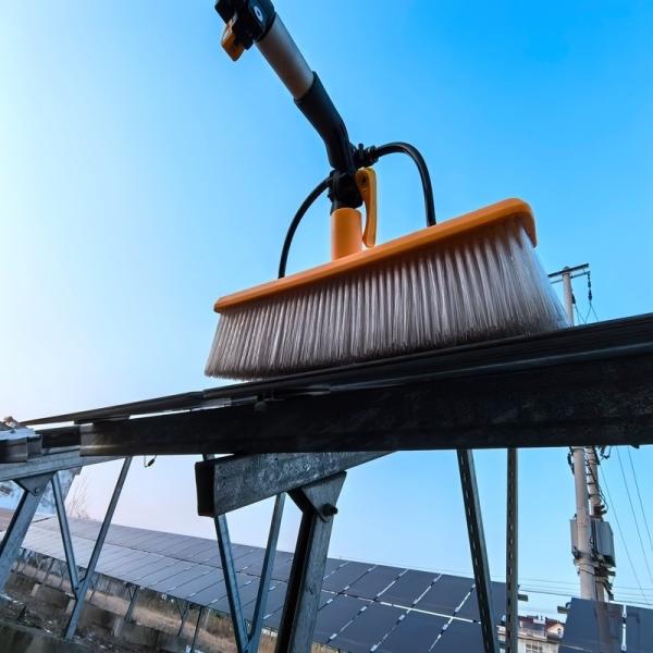 Customized Direct Sale Manual Water Spray Brush for Solar Panel Cleaning and Maintenance