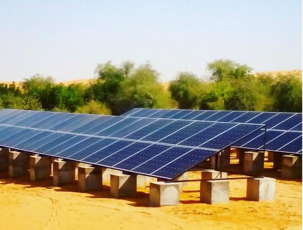 Poder superior fora do sistema de fonte das energias solares do alojamento da grade, gerador do ímã do vento de USP