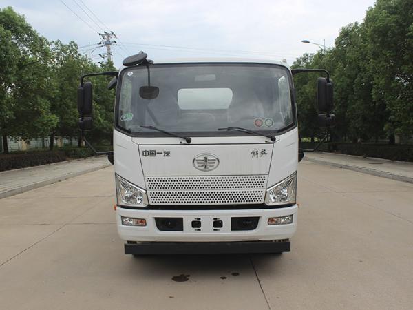 Jiefang 8.3 Cubic Run Zhixing Brand 4x2 Oil Truck