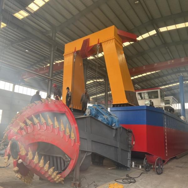 14 Inch 300 Cbm Working Capacity Sand Dredging Vessel With Full Hydraulic System