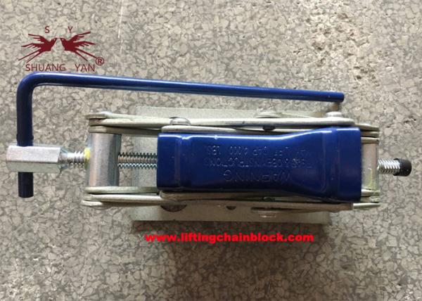 O carro mecânico de pouco peso portátil pequeno Scissor Jack de 2 toneladas