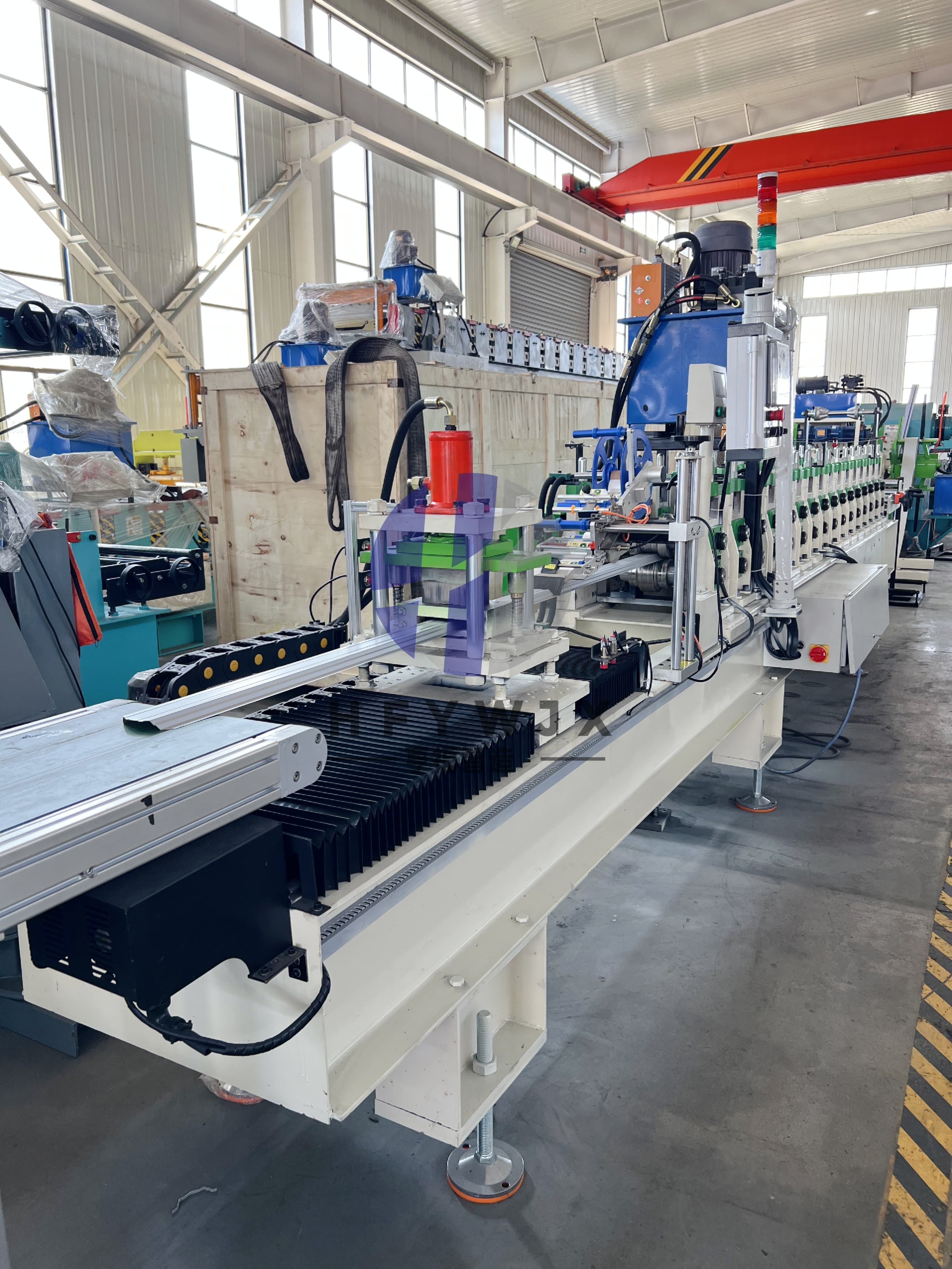High Speed 20-23 m/min Fence Roll Forming Machine with 16 Rows of Rollers and Non-stop Flying Shear