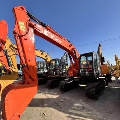 Une nouvelle arrivée d'une excavatrice utilisée Hitachi ZX135 de 13,5 tonnes, une excavatrice de construction d'occasion avec une capacité de 0,59 Bucaket
