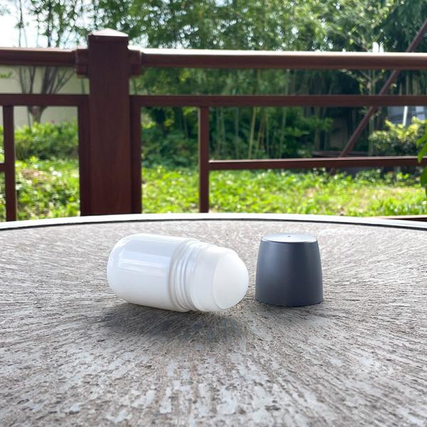 Bouteilles roll-on en plastique avec logo personnalisé de 60 ml pour des options écologiques