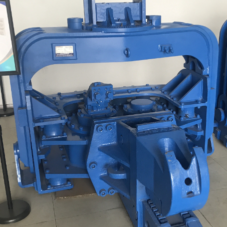 18mの重いCivilized構造油圧ねじ杭打ち機の馬小屋