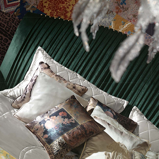 Итальянские обитые роскошные кладут двуспальную кровать в постель 2.1x2.2m роскошную серую