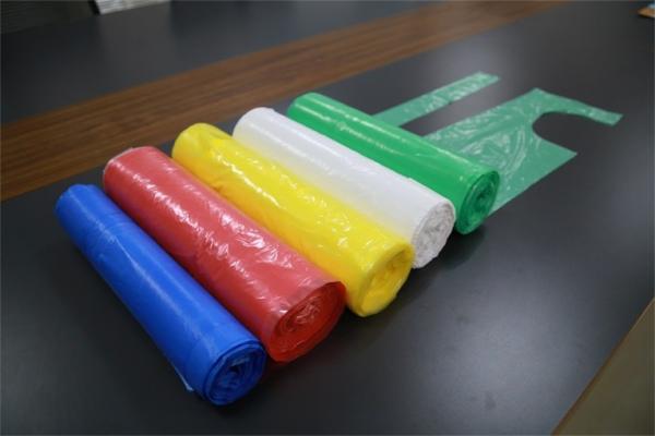 LDPE / HDPE Disposable Plastic Aprons Flat Pack On A Roll Single Use Dust Proof