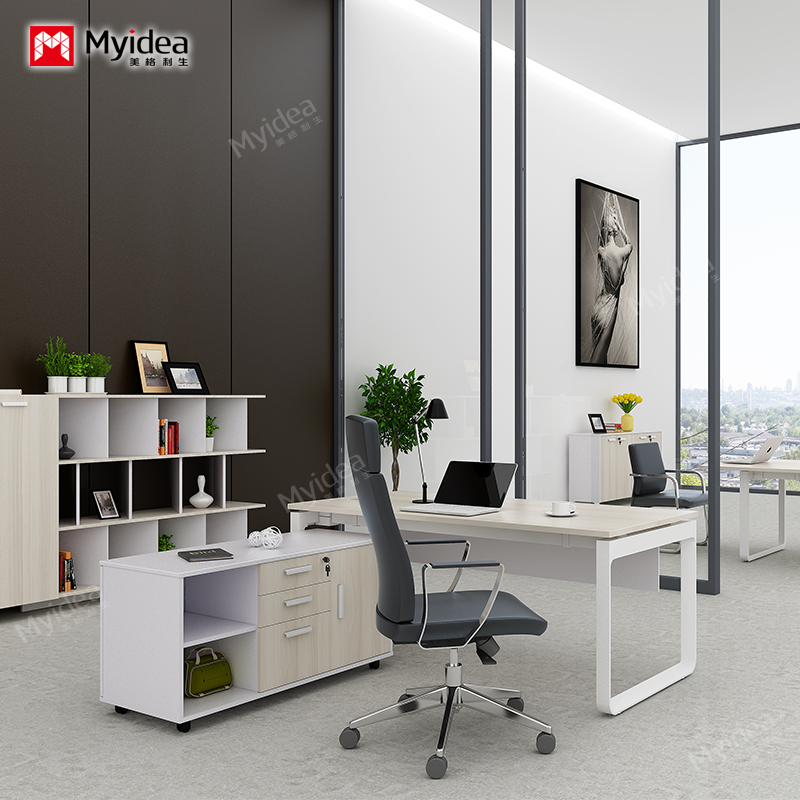 Premium Executive Desk with Heavy-Duty Steel Legs and Sustainable Board Surface – A Perfect Balance of Power, Stability, and Eco-Conscious Design.