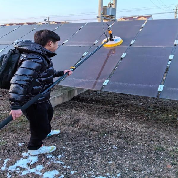 3.5m Aluminum Alloy Telescopic Pole Electric Single-Head Rotary Brush for Solar Panel Cleaning