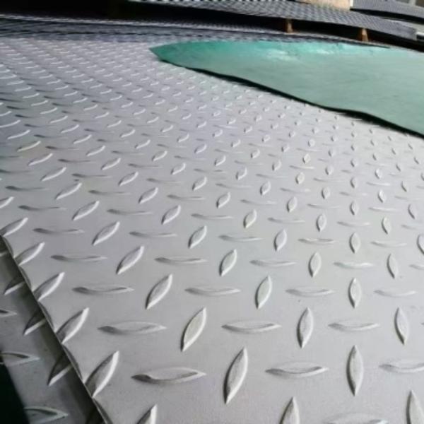 SUS304 Hot Rolled Checkered Plate 1.4301 Inox Steel 6.0*1250*6000mm For Floor