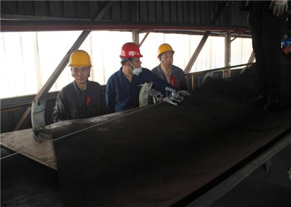 Heat Resistance Conveyor Belt Vulcanizer For Steel Plant 1200 Mm Platen