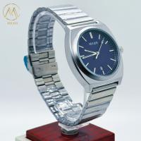 Montres à bande en acier inoxydable argenté lumineux 30M chronographe imperméable montres en quartz