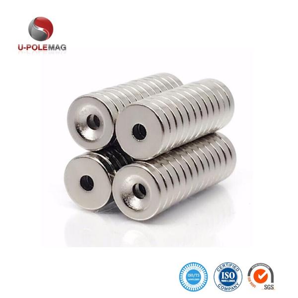 Magnets néomidiens Coupe magnétique néodymienne avec trou de contre-enfoncement Environ 25-30 jours Délai de livraison