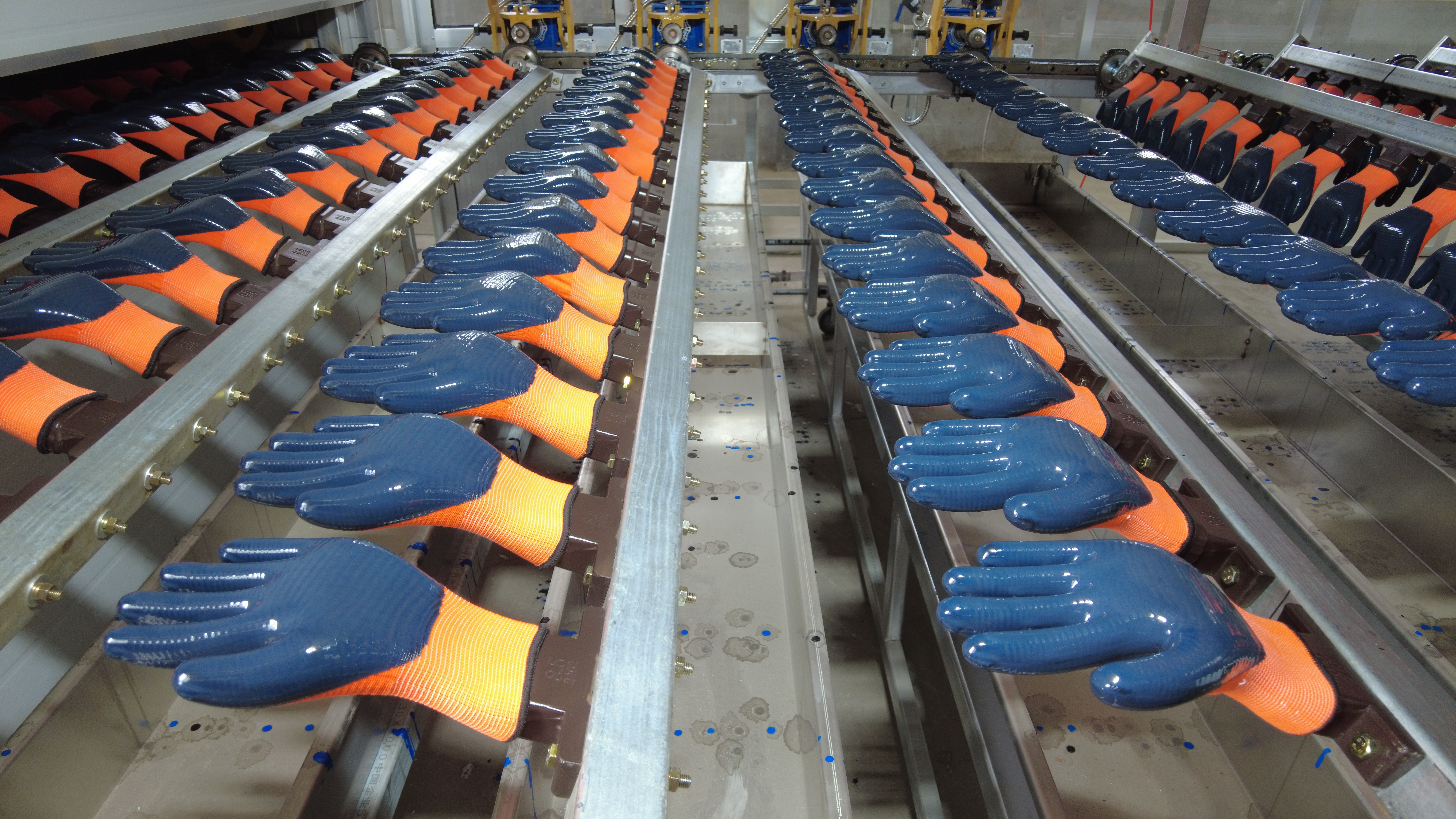 Automated Latex Glove Dipping Machine 45m Line Latex Gloves Manufacturing Machine