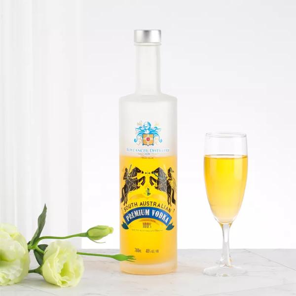 700ml 750ml Classic Vodka Bottle with Frost and Cork Screen Printing in Round Shape