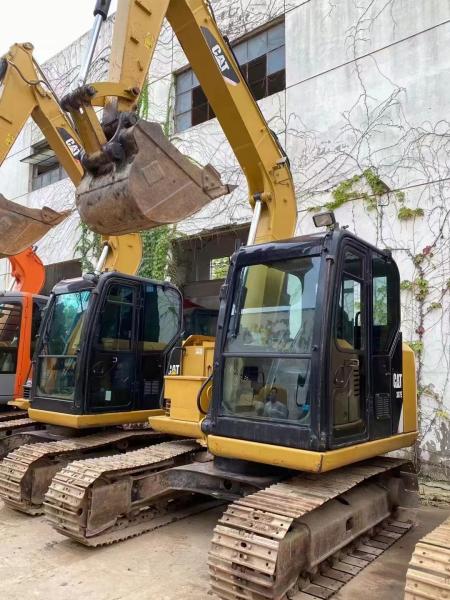 Excavadora  por un buen precio, póngase en contacto conmigo rápidamente para más detalles