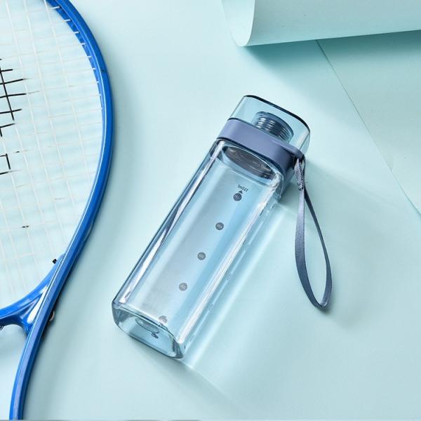 Travel in Style with Customized Logo Square Shaped 550ml 700ml Drink Bottle With Rope