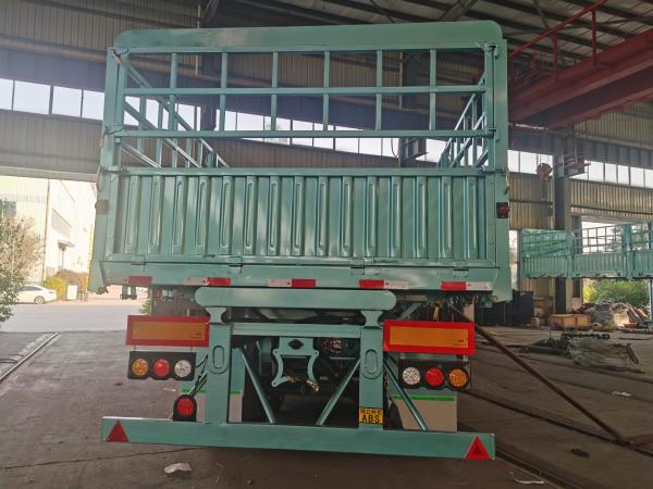 Triple Axle 40T 60T Tons Stake Cargo Trailer Fence Bulk Cargo Trailer Transporter Semi Trailer