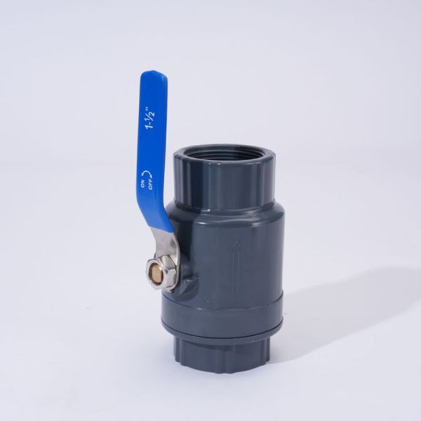 UPVC Threaded Ball Valve with Stainless Steel Handle for Water Supply Pipeline