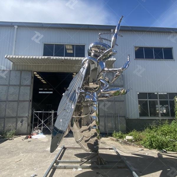 Mirror Polished Stainless Steel Bee Sculpture For Outdoor Decoration