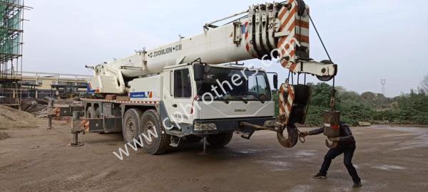 Poids de levage maximal 16 t Zoomlion Qy80V Grue hydraulique tout-terrain utilisée 2014