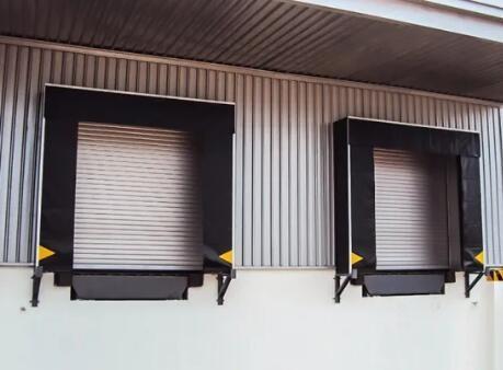 Custom Retractable Dock ShelterLoading Dock Shelters Dock Door Shelter Polyester Fabric
