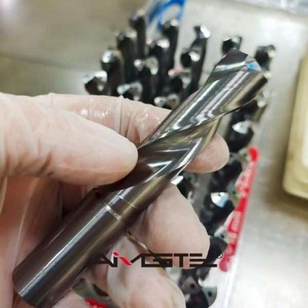High Precision Carbide Drill Bit with 135° Point Angle and 30–35° Helix for Efficient Deep Hole Drilling in 1-32mm Diameter