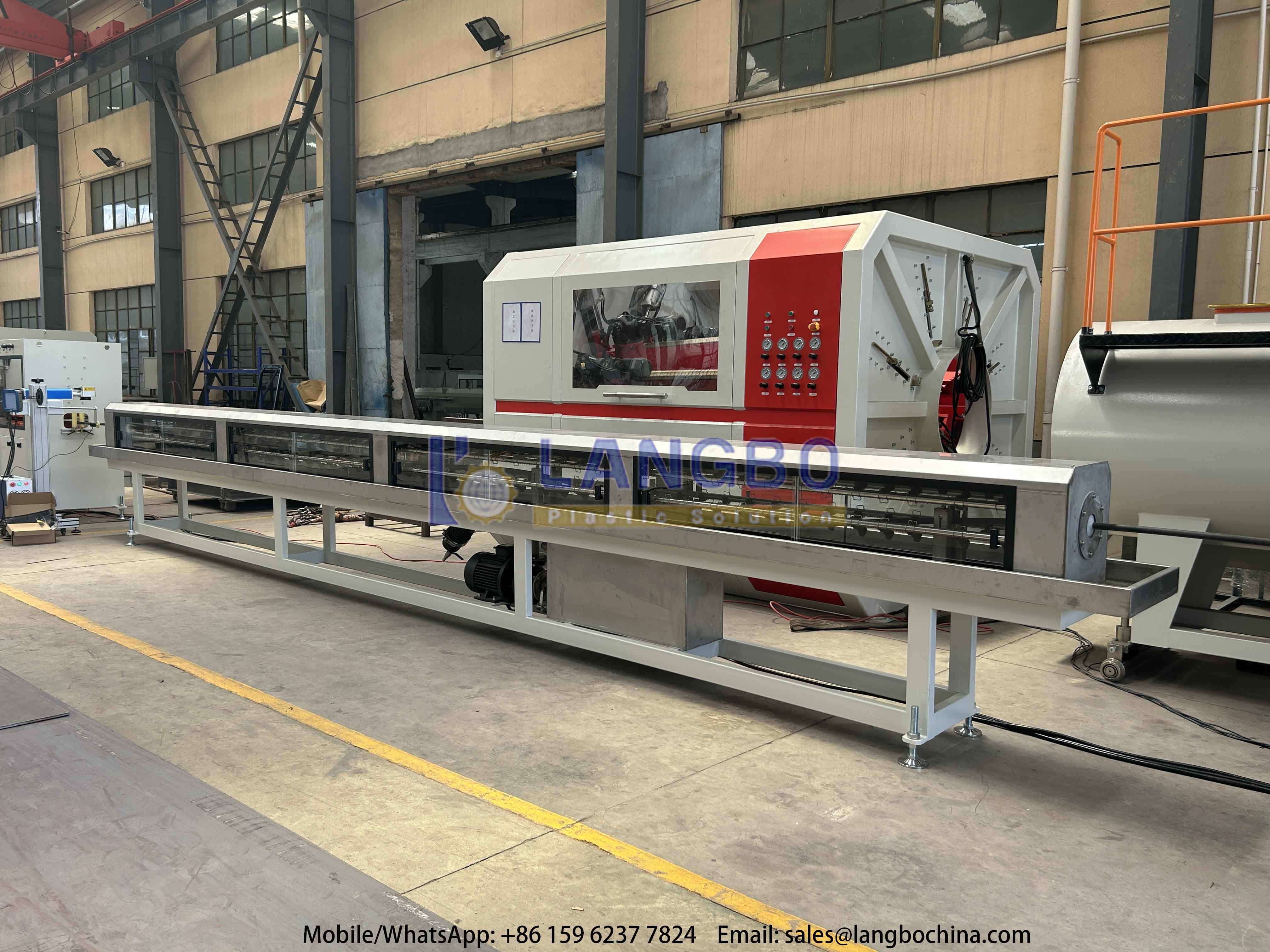 Инвертор ABB используется в 16-110 мм HDPE трубной экструзионной линии с экструдером 65/33