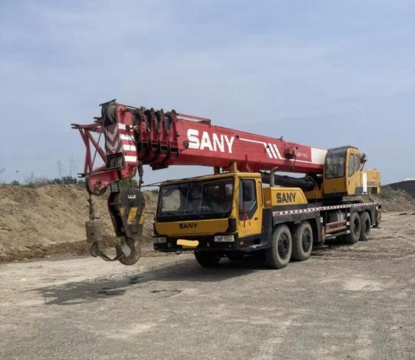 Jaune 750S Camion d'occasion Grue Camion montée Grue télescopique Équipement lourd 75 tonnes