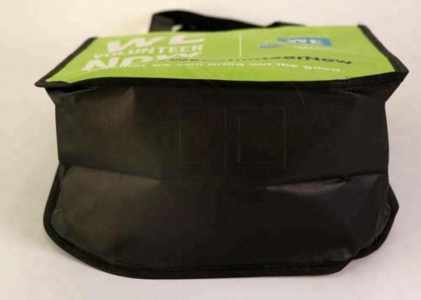 Custom Made Non Woven Packaging Bags / Personalized Non Woven Bags Reasonable Design