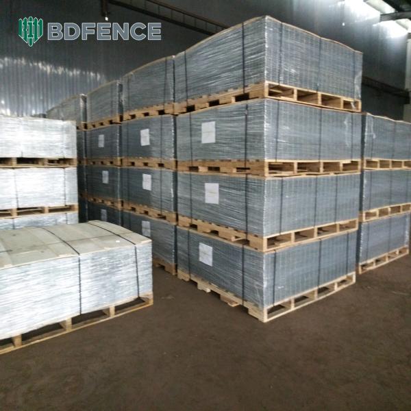 Гальванизированный сварный порошок покрытый проволочной сеткой внешний ограждение охранный забор 358 Антискальпионный забор панель