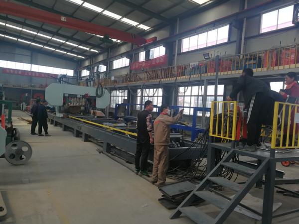 A faixa horizontal hidráulica do log viu a serração de madeira automática grande para a madeira vendo