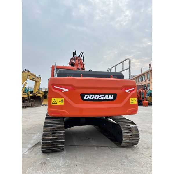 Powerful Used Doosan DX225 Hydraulic Crawler Excavator (22 Ton) – 2023 Model with Comfort Cab & Advanced Controls